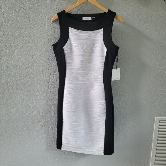 NWT Calvin Klein Black/Ivory Color Block Sleeveless Ribbed Sheath Dress Size 4
